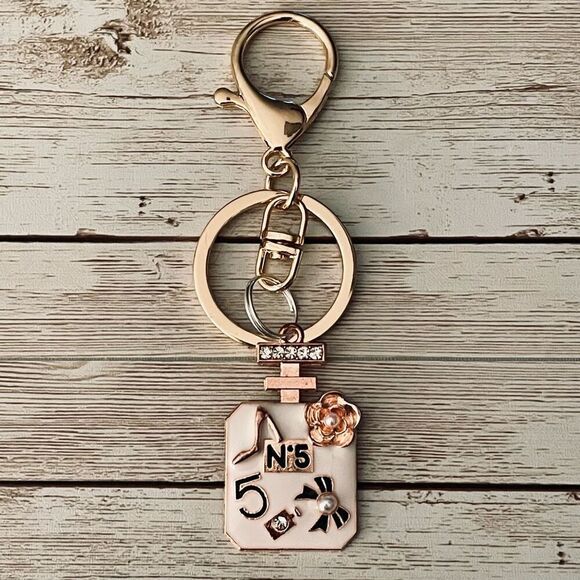Fine Perfume bottle Gold White Bling Metallic Lobster clasp Keyholder Keychain k - Picture 5 of 12